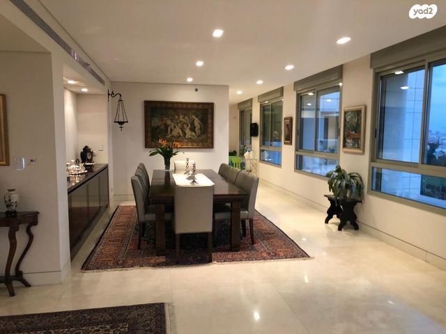 גג/ פנטהאוז, מאוריציו ויטלה, תל אביב יפו