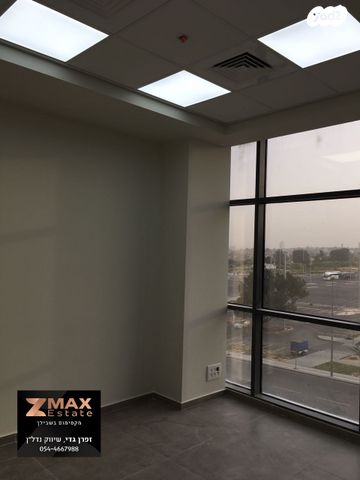 משרדים, חולון