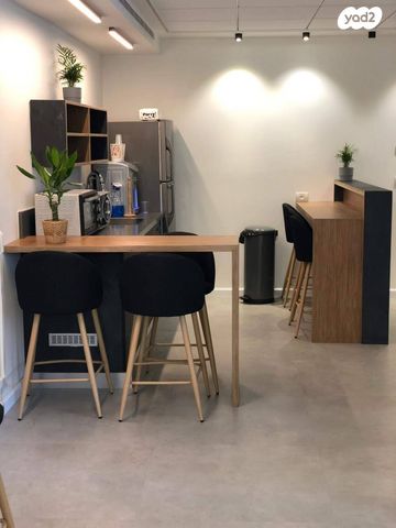 משרדים, יגאל אלון, ביצרון ורמת ישראל, תל אביב יפו