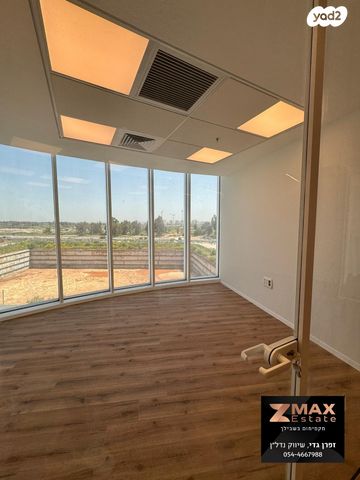 משרדים, לוחמי האש, קרית אונו