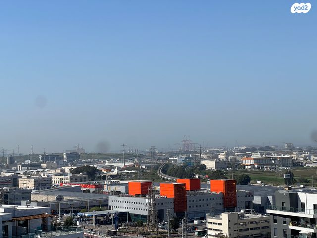 גג/ פנטהאוז, נשר