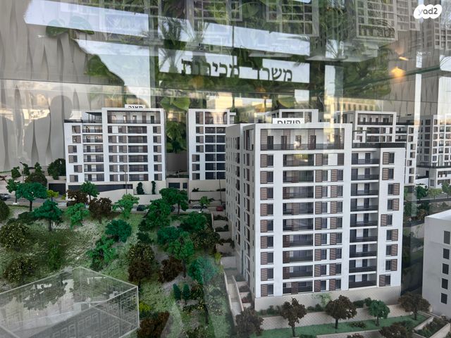 גג/ פנטהאוז, נשר