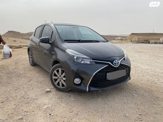 טויוטה יאריס
