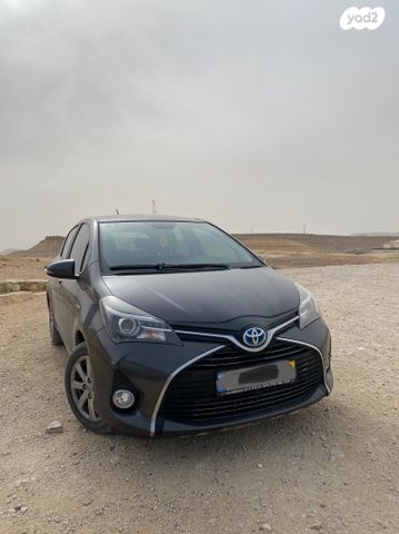 טויוטה יאריס