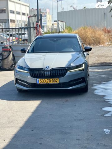 סופרב 4X2 Sport Line אוט׳ בנזין סדאן 4 דל 2.0 (190 כ״ס)