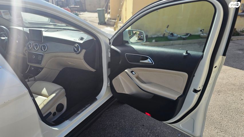 מרצדס-בנץ GLA