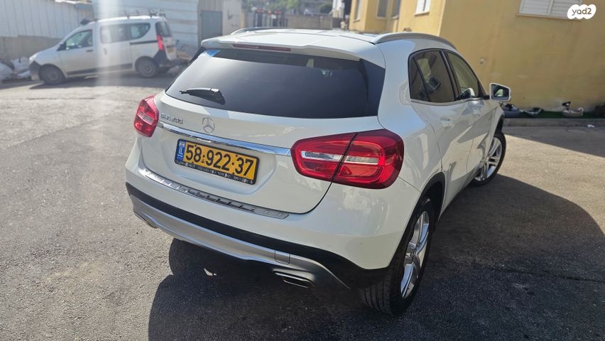 מרצדס-בנץ GLA