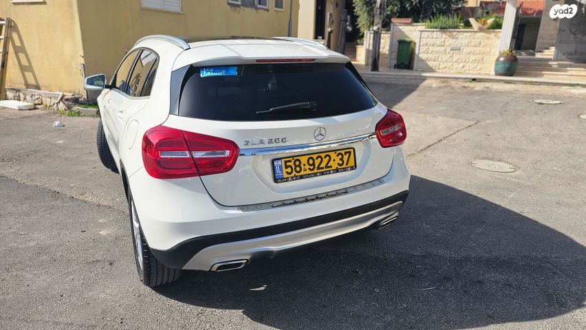 מרצדס-בנץ GLA