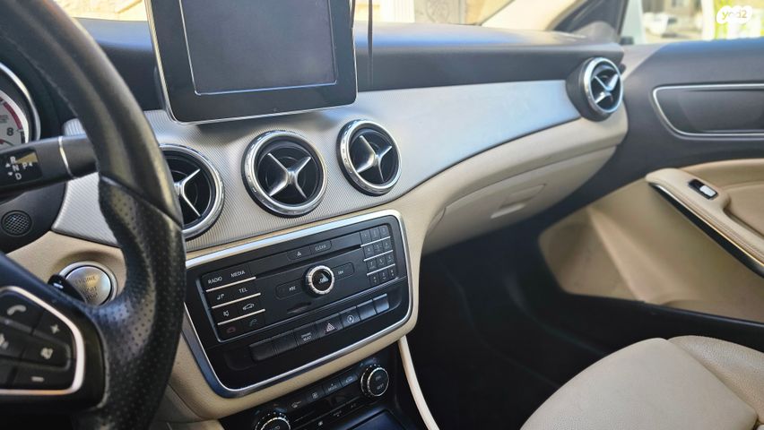 GLA 4X2 Urban GLA 200 אוט׳ בנזין 1.6 (156 כ״ס) [2014-2017]