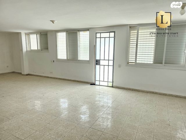 דו משפחתי, משה סנה, הוד הכרמל, דניה, חיפה