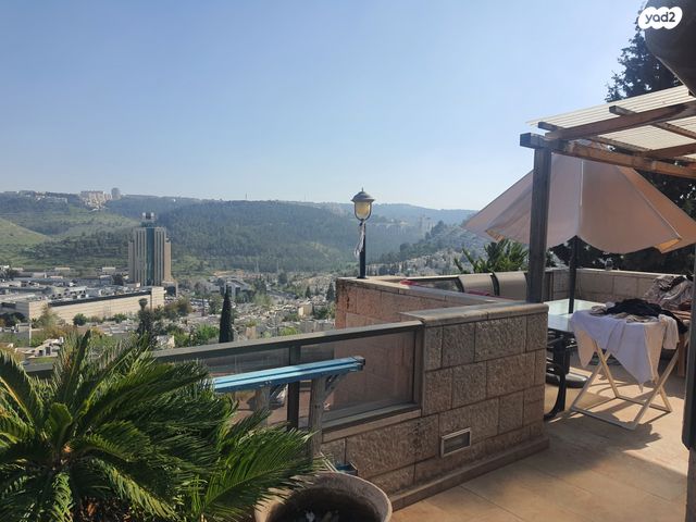 דירת גן, ברכה צפירה, רמת שרת, ירושלים