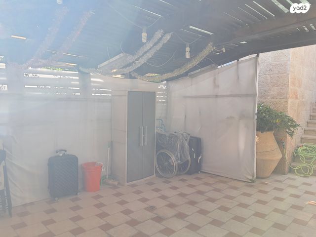 דירת גן, ברכה צפירה, רמת שרת, ירושלים