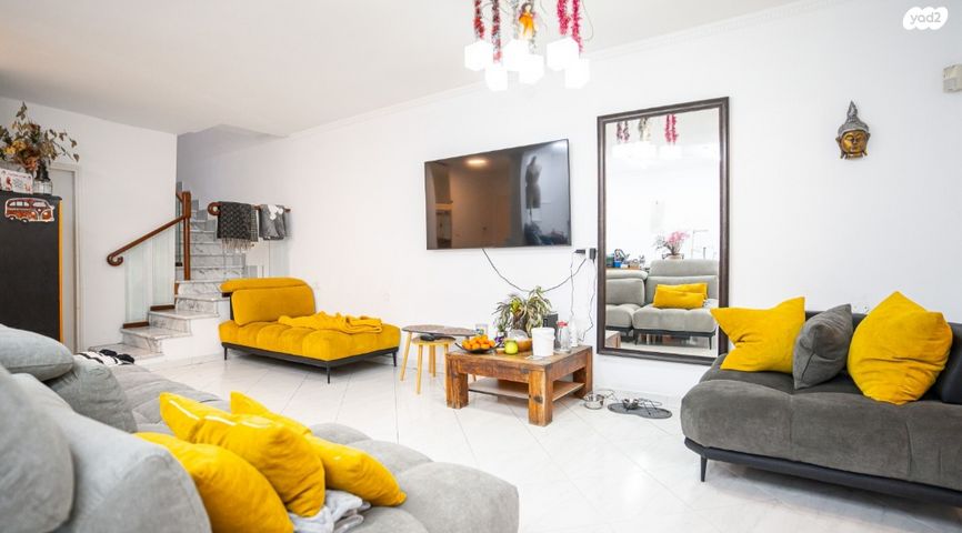 דו משפחתי, בית דגן