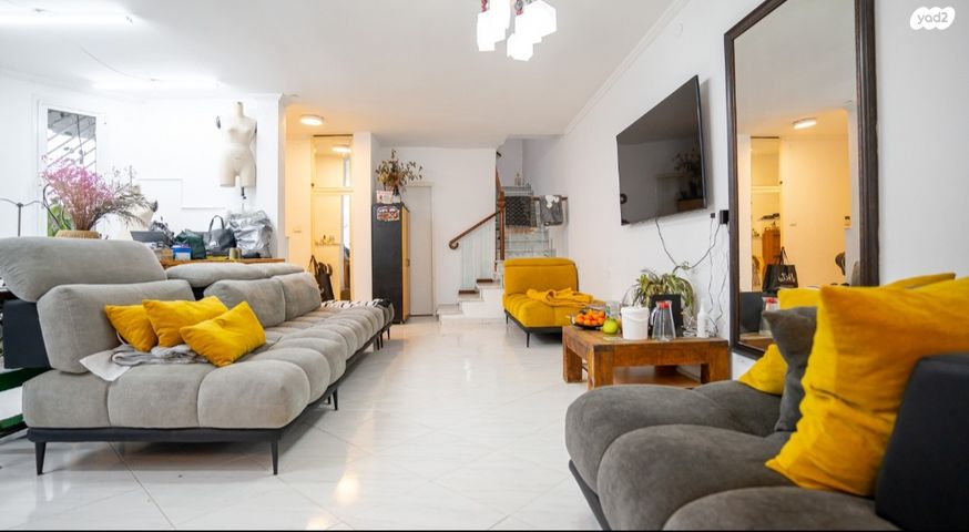 דו משפחתי, בית דגן