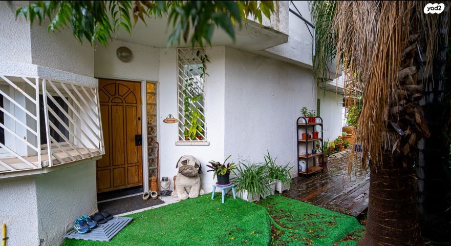 דו משפחתי, בית דגן