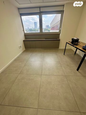 משרדים, יגאל אלון, ביצרון ורמת ישראל, תל אביב יפו