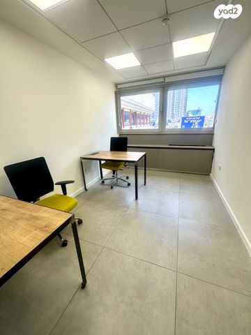 משרדים, יגאל אלון, ביצרון ורמת ישראל, תל אביב יפו