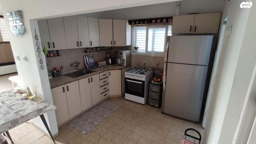 דירה, כובשי החרמון, רחובות