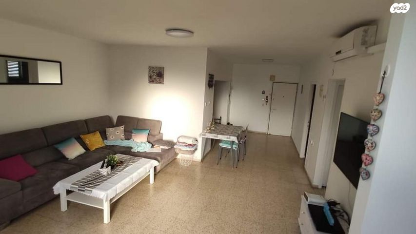 דירה, כובשי החרמון, רחובות