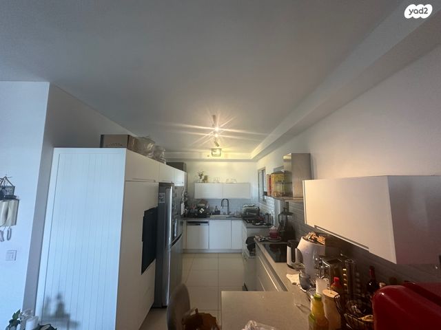 דירה, שביל הזהב, 2008, רעננה