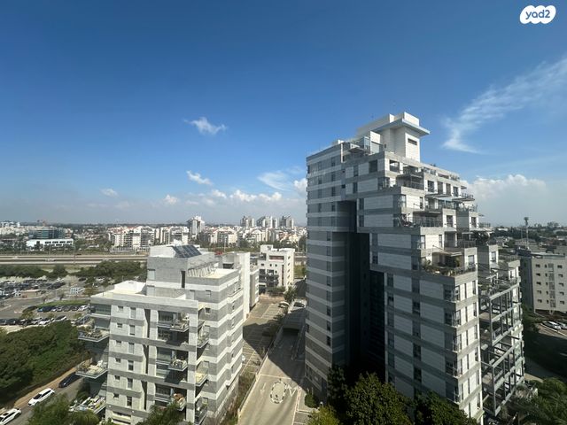 דירה, שביל הזהב, 2008, רעננה