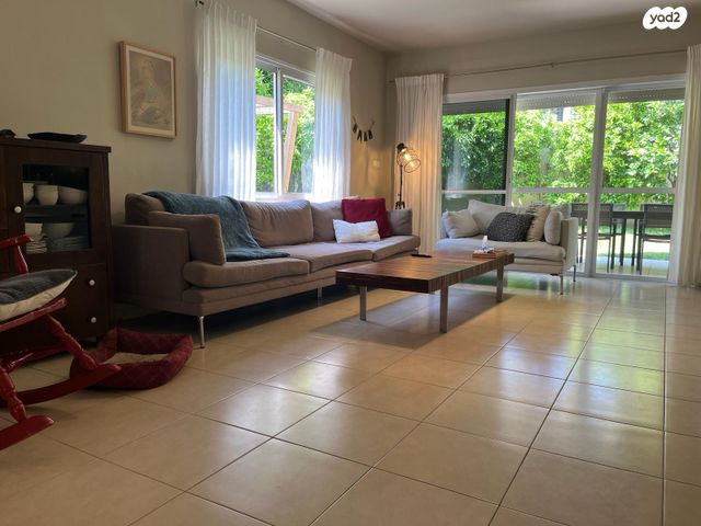 בית פרטי/ קוטג', התפוח, קדימה צורן