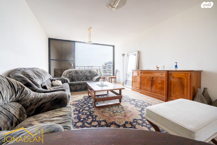 דירה, הרא"ה, רמת גן