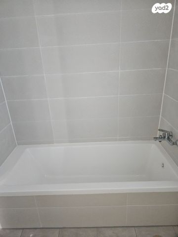 דירה, נחל בניאס 7, אגמים, נתניה