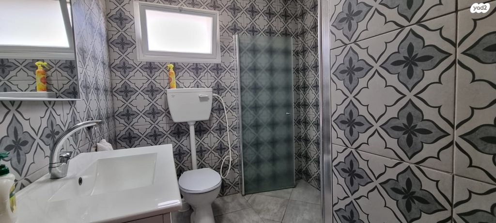 דו משפחתי, ערד