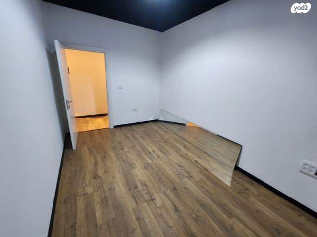 משרדים, דרך לב השרון 42, צורן, קדימה צורן