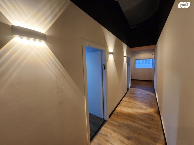 משרדים, דרך לב השרון 42, צורן, קדימה צורן