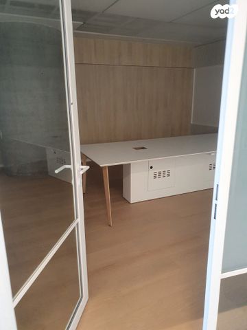 משרדים, הרצליה