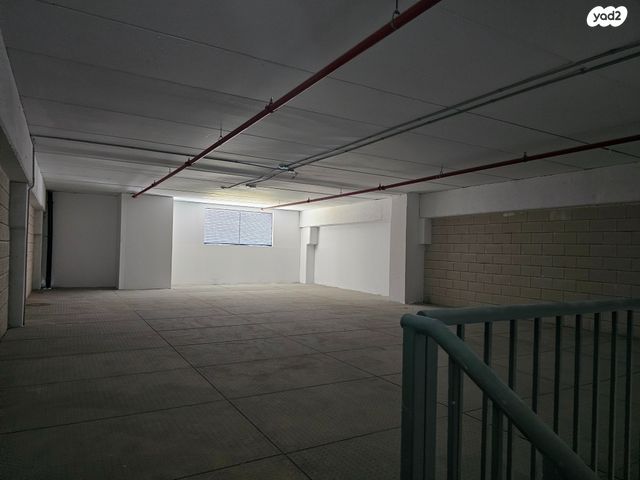 מבני תעשיה, אזור תעשיה, אבן יהודה