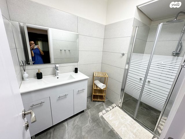 דירה, מלכת שבא, אילת