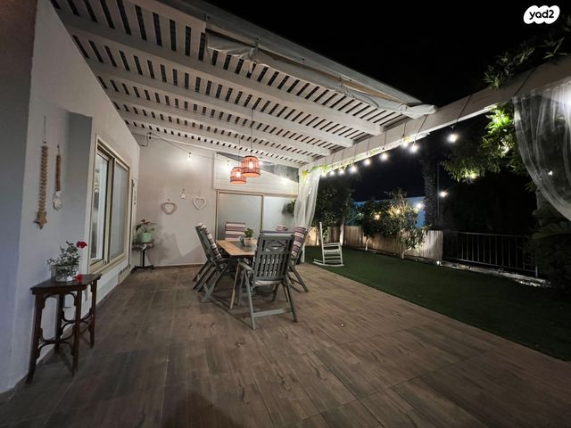 דו משפחתי, גלבוע, אלפי מנשה