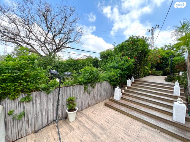 דו משפחתי, גלבוע, אלפי מנשה