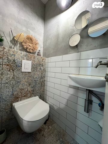 דו משפחתי, גלבוע, אלפי מנשה