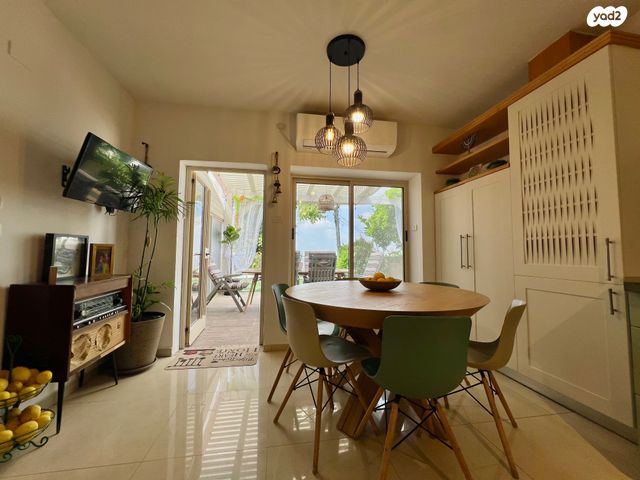 דו משפחתי, גלבוע, אלפי מנשה