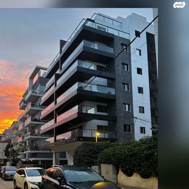 גג/ פנטהאוז, האחים סמילצ'נסקי, ראשון לציון