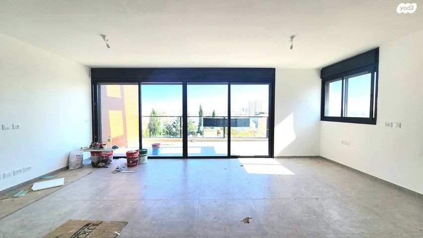 גג/ פנטהאוז, האחים סמילצ'נסקי, ראשון לציון