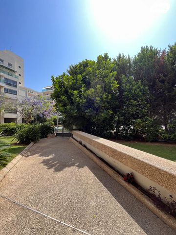 דירה, משה פרלוק, תל אביב יפו