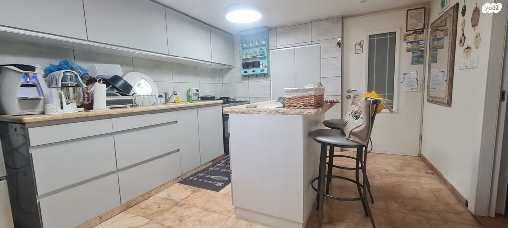 דירה, אחד העם, שיכון עובדים, טבריה