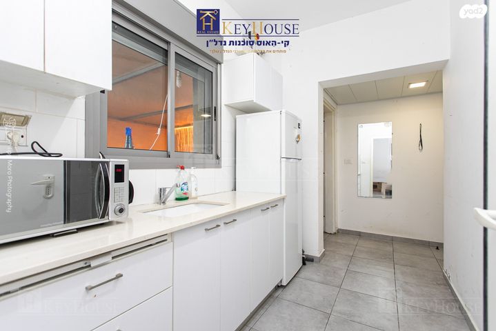 דירה, אריה לובה אליאב, זיו, חיפה