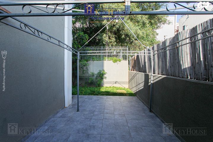 דירה, אריה לובה אליאב, זיו, חיפה