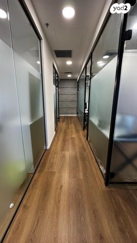 משרדים, בורסה, רמת גן