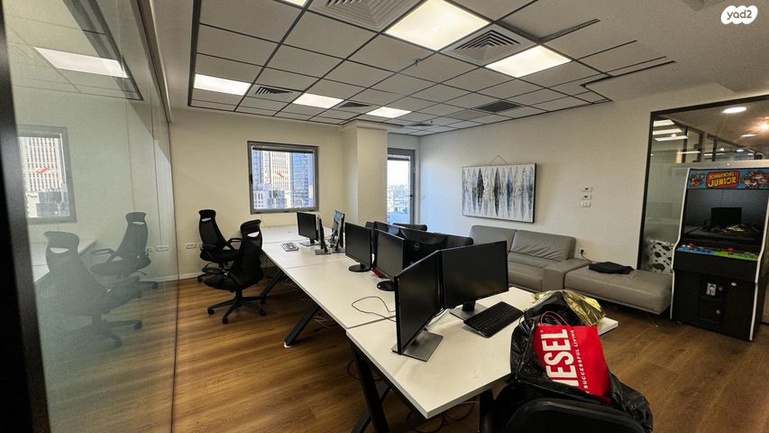 משרדים, בורסה, רמת גן