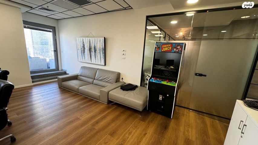 משרדים, בורסה, רמת גן