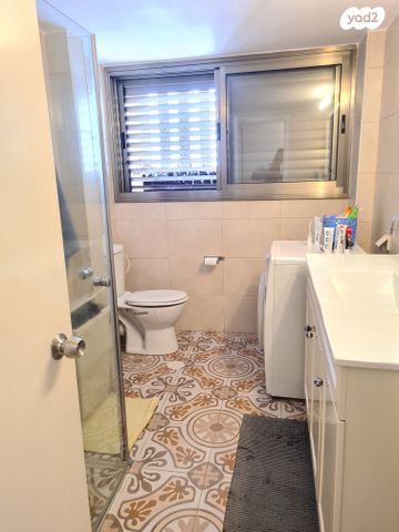 דירה, יוסף צבי, רמת גן