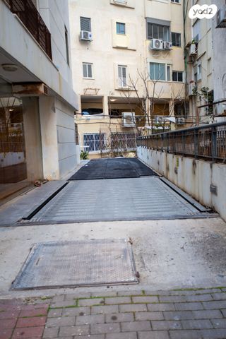 בניין מגורים, הירקון 284, תל אביב יפו