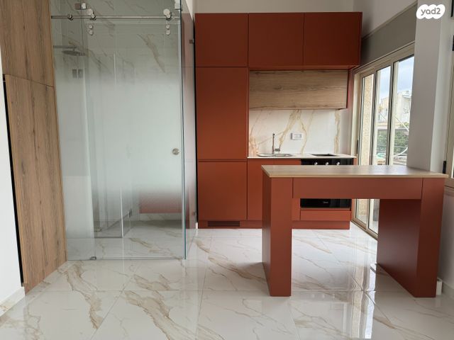 דירה, אלנבי 56, כרם התימנים, תל אביב יפו